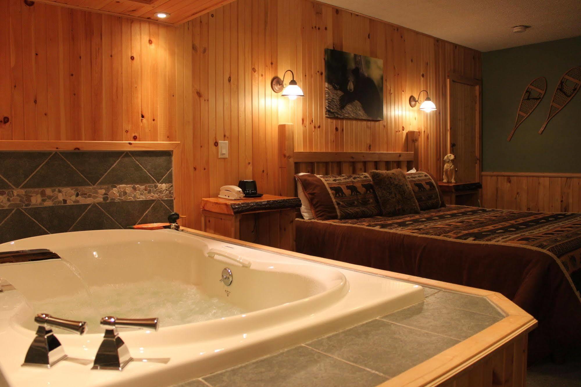 Maine Woods Inn Brewer Eksteriør billede