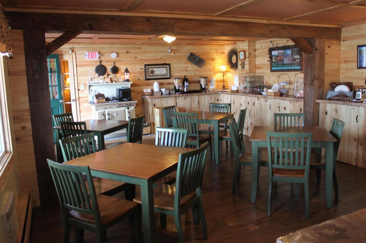 Maine Woods Inn Brewer Eksteriør billede
